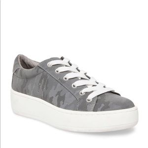 Steve Madden camo reflective sneaker